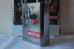 OLEJ SILNIKOWY MOTUL 300V 5W40 2L